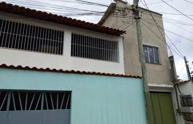 Imagem: A casa possui 2 Dormitórios, 1 Banheiro, 1 Vaga na garagem