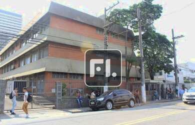 Imagem: O depósito possui 5 Vagas na garagem, 2.737m² de Área e