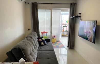 Imagem: O apartamento possui 2 Dormitórios, 1 Banheiro, 2 Vagas na