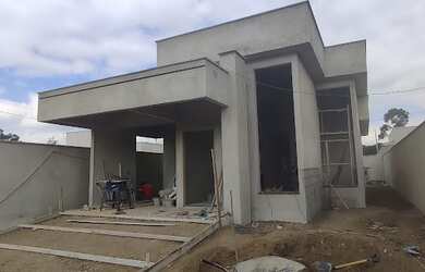 Imagem: A casa em condomínio possui 3 Dormitórios, 2 Banheiros, 2