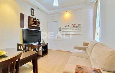 Imagem: O apartamento possui 2 Dormitórios, 1 Banheiro, 1 Vaga na garagem