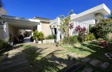 Imagem: A casa em condomínio possui 5 Dormitórios, 5 Banheiros, 4