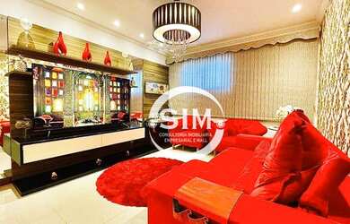 Imagem: A casa possui 4 Dormitórios, 2 Banheiros, 2 Vagas na garagem