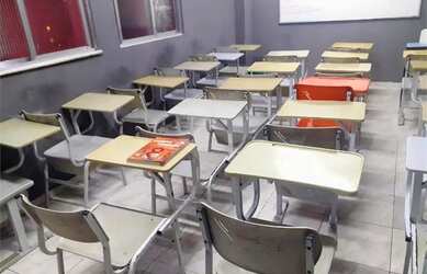 Imagem 6: Casa em Brás de Pina. Varanda, 262m² de Área, 1 Vaga na garageme1 Dormitório