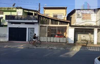 Imagem: A casa possui 2 Dormitórios, 2 Banheiros, 2 Vagas na garagem