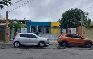 Imagem: O depósito possui 5 Vagas na garagem e 360m² de Área e está