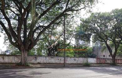 Imagem: O terreno possui 5400m² de Área e está localizado em Centro