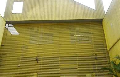 Imagem: O depósito possui 5 Vagas na garagem e 700m² de Área e está