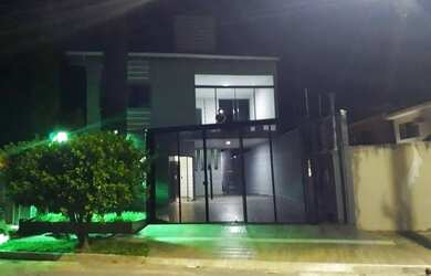 Imagem: A casa possui 4 Dormitórios, 3 Banheiros, 260m² de Área e