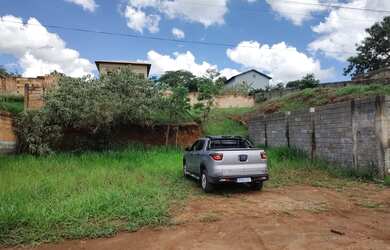 Imagem 2: Lote/Terrenos murados com muito verde ao redor em Matozinhos/MG