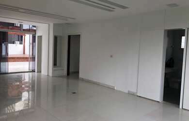 Imagem 11: Loja 233 m² - Estoril. 205m² de Áreae2 Vagas na garagem
