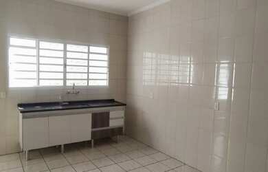 Imagem 14: CASA COM 02 DORMS, AO LADO DE SUPERMERCADOS, CENTRO ESPORTIVO