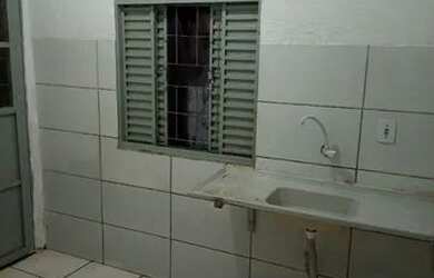 Imagem 2: Casa sozinha no lote