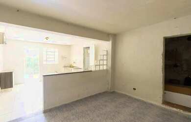 Imagem: A casa possui 2 Dormitórios, 2 Banheiros, 80m² de Área e