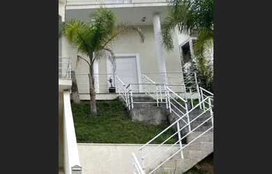 Imagem: A casa em condomínio possui 4 Dormitórios, 5 Banheiros, 4