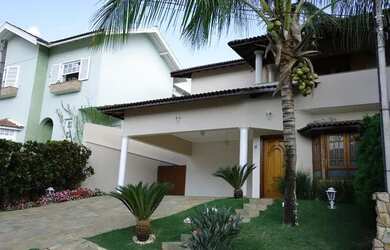 Imagem: A casa em condomínio possui 3 Dormitórios, 3 Banheiros, 2