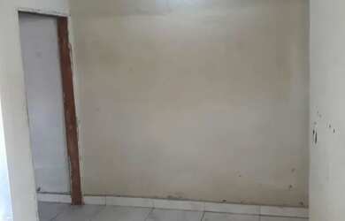 Imagem: A casa possui 1 Dormitório, 1 Banheiro e está localizado