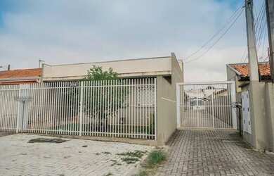 Imagem: A casa em condomínio possui 3 Dormitórios, 1 Banheiro, 1 Vaga