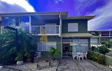 Imagem: A casa possui 3 Dormitórios, 3 Banheiros, 1 Vaga na garagem