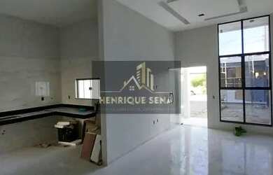 Imagem: A casa possui 3 Dormitórios, 2 Banheiros, 2 Vagas na garagem