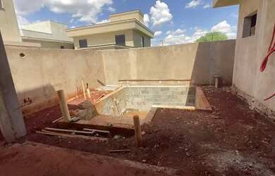 Imagem 11: Casa em condomínio. Piscina, Área de serviço, 160m² de Áreae4 Vagas...