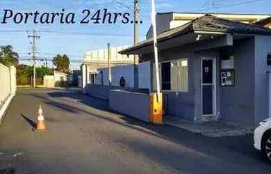 Imagem: O apartamento possui 2 Dormitórios, 1 Banheiro, 3 Vagas na