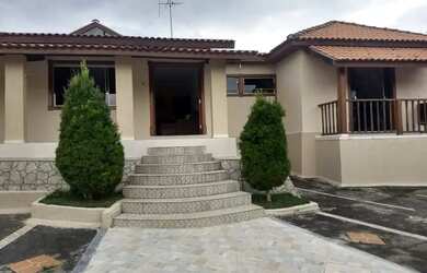 Imagem: A casa em condomínio possui 5 Dormitórios, 4 Banheiros, 4