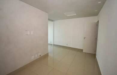 Imagem: O apartamento possui 1 Dormitório, 1 Banheiro, 2 Vagas na garagem