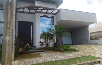 Imagem: A casa em condomínio possui 3 Dormitórios, 4 Banheiros, 4