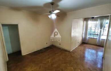 Imagem: O apartamento possui 3 Dormitórios, 2 Banheiros, 88m² de Área