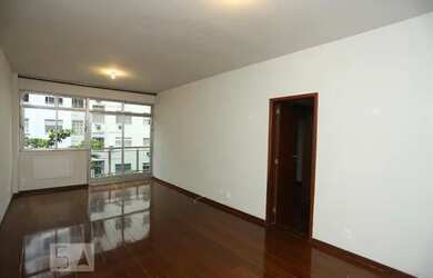 Imagem: O apartamento possui 2 Dormitórios, 2 Banheiros, 2 Vagas na