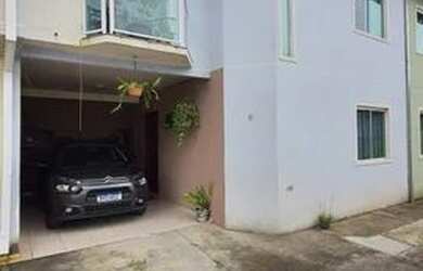 Imagem: A casa possui 3 Dormitórios, 2 Banheiros, 1 Vaga na garagem