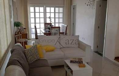 Imagem: A casa em condomínio possui 3 Dormitórios, 3 Banheiros, 2