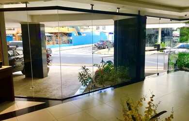 Imagem: O apartamento possui 1 Dormitório, 1 Banheiro, 1 Vaga na garagem