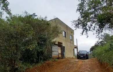 Imagem: A casa em condomínio possui 2 Dormitórios, 2 Banheiros, 2