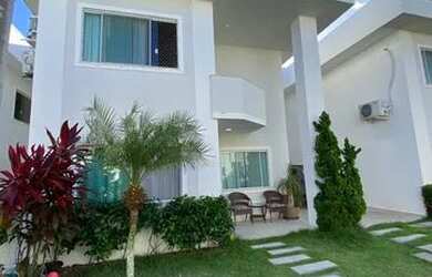 Imagem: A casa possui 4 Dormitórios, 1 Banheiro, 2 Vagas na garagem