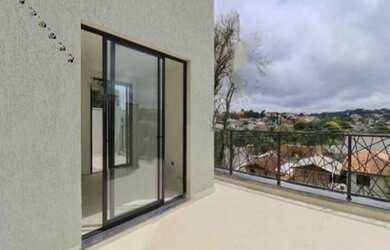 Imagem: A casa em condomínio possui 5 Dormitórios, 4 Banheiros, 5