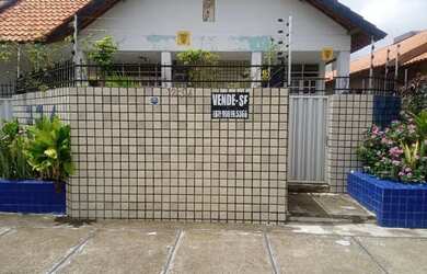 Imagem: A casa possui 5 Dormitórios, 4 Banheiros, 4 Vagas na garagem