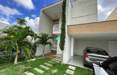 Imagem: A casa em condomínio possui 3 Dormitórios, 1 Banheiro, 2 Vagas