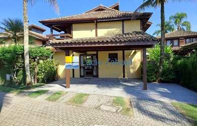 Imagem: A casa em condomínio possui 4 Dormitórios, 5 Banheiros, 4