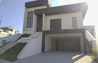 Imagem: A casa em condomínio possui 3 Dormitórios, 2 Banheiros, 4