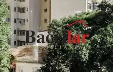 Imagem: O apartamento possui 2 Dormitórios, 2 Banheiros, 75m² de Área