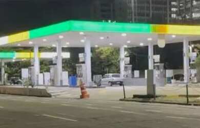 Imagem: O depósito possui 1 Vaga na garagem, 1m² de Área e está