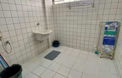 Imagem 7: ATIÚCA vendo APARTAMENTO ENORME à 2 QUADRAS da PRAIA, e ao LADO do CORREDOR...