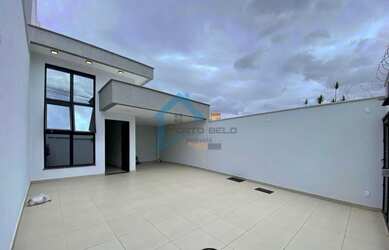 Imagem: A casa possui 3 Dormitórios, 3 Banheiros, 4 Vagas na garagem