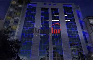 Imagem: O depósito possui 1 Vaga na garagem e 30m² de Área e está