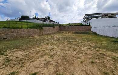 Imagem: O terreno possui 1.200m² de Área e está localizado em Parque