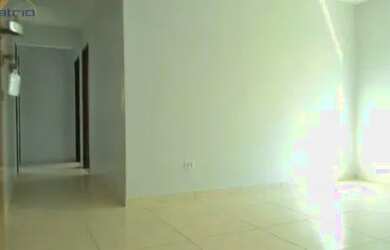 Imagem: O apartamento possui 3 Dormitórios, 1 Banheiro, 1 Vaga na garagem