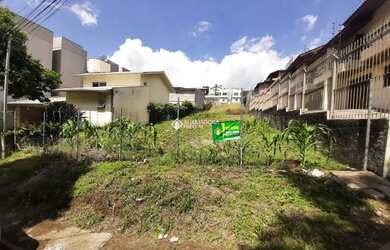 Imagem: O terreno possui 360m² de Área e está localizado em Vinhedos