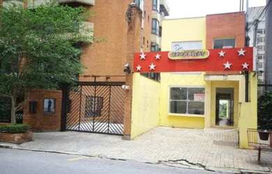 Imagem: A casa possui 4 Dormitórios, 2 Banheiros, 1 Vaga na garagem